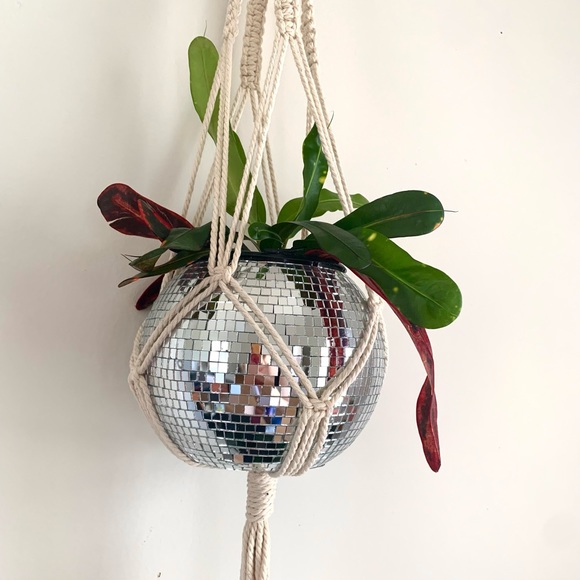 Handmade disco planter with handmade macrame hanger - Picture 4 of 7